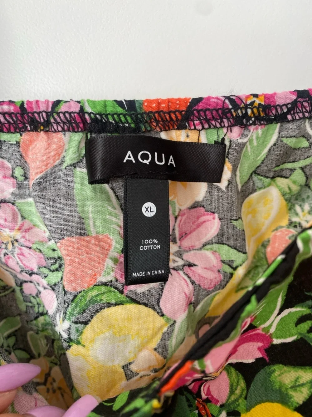 AQUA Black Floral & Citrus Button-Front Crop Top NWT! 🍋 - Picture 6 of 9